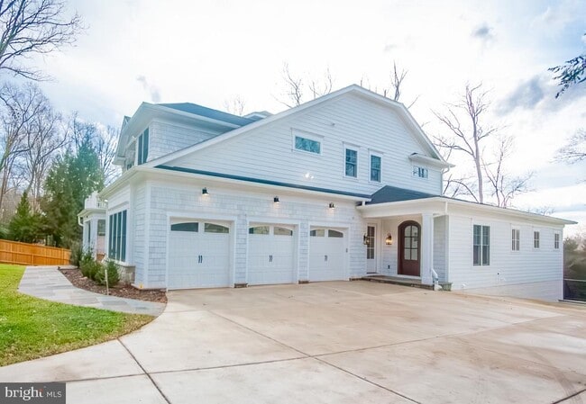 Building Photo - 8504 Meadowlark Ln
