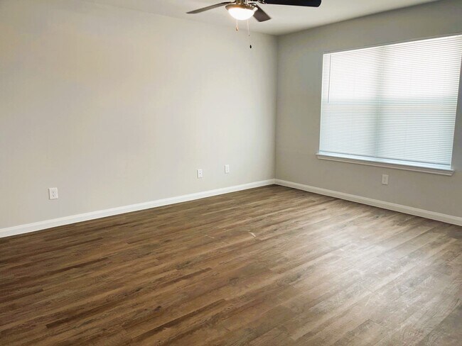 Building Photo - 350 Rd 5105