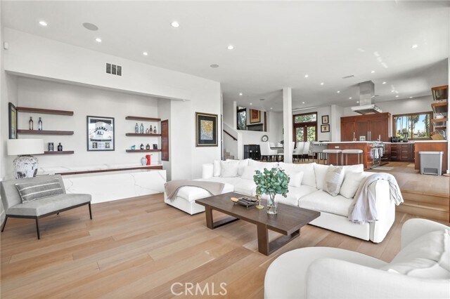 Building Photo - 2907 Cliff Dr