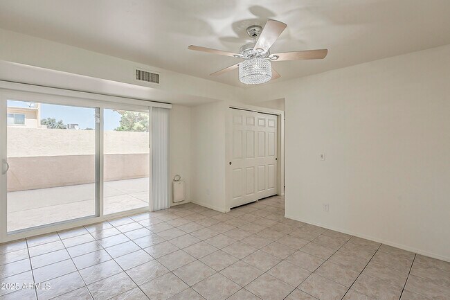 Building Photo - 14420 N 57th Dr