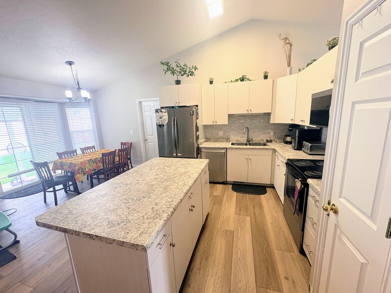 Building Photo - 4955 Thrush Hill Dr
