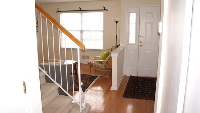 Building Photo - 364 Westwood Ave