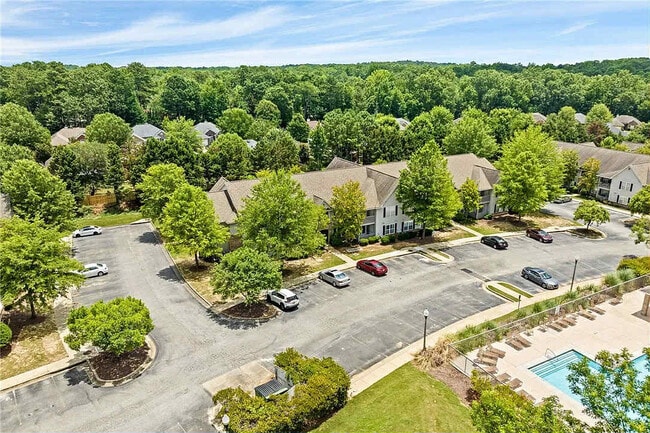 Building Photo - 1385 S Donahue Dr