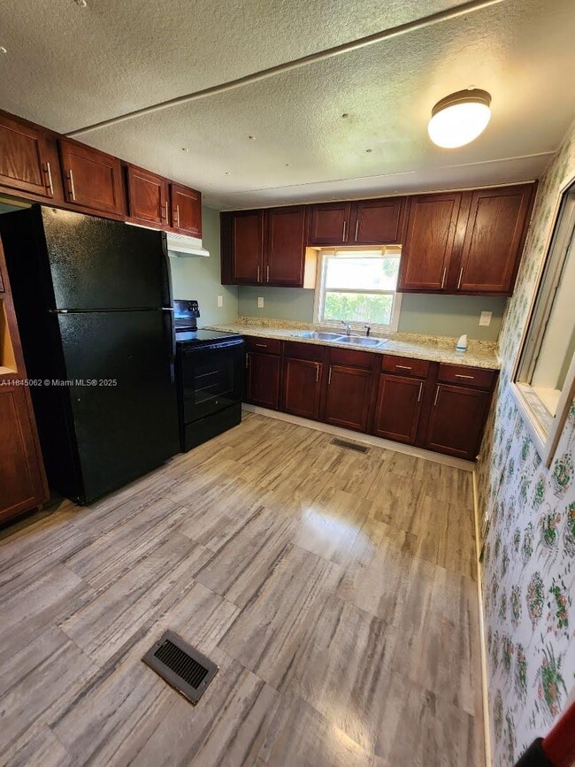 Building Photo - 4248 Hibiscus Cir
