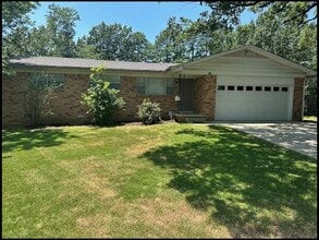 Building Photo - 604 Springwood Dr