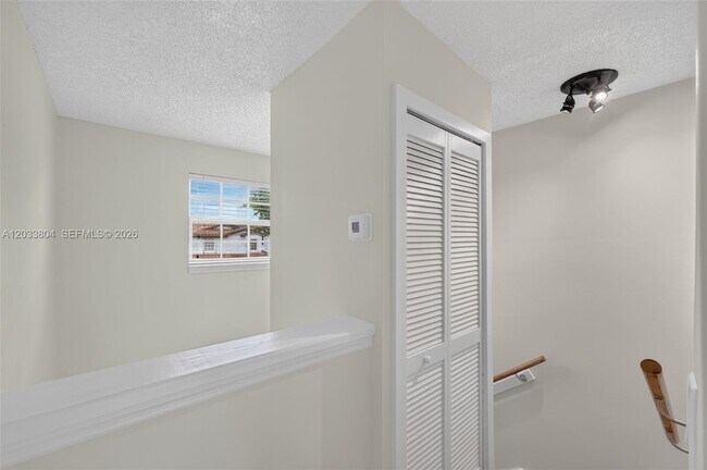 Building Photo - 20759 SW 83rd Ave
