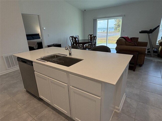 Building Photo - 748 Trotters Dr