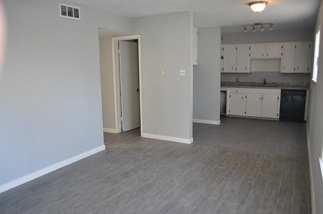 Building Photo - 2311 Leaman Ave