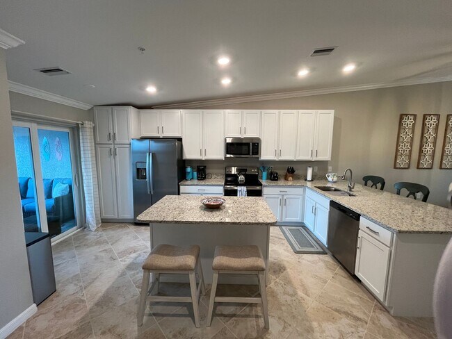 Building Photo - Heritage Landing Golf & Country Club - Win...