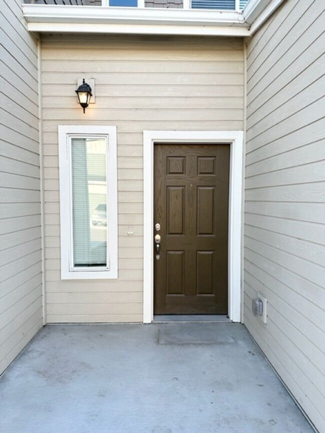 Building Photo - Find your perfect match with our rental pr...