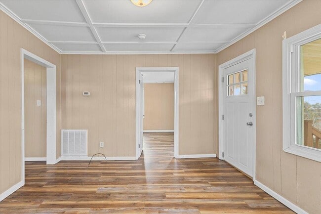 Building Photo - 1471 E State St