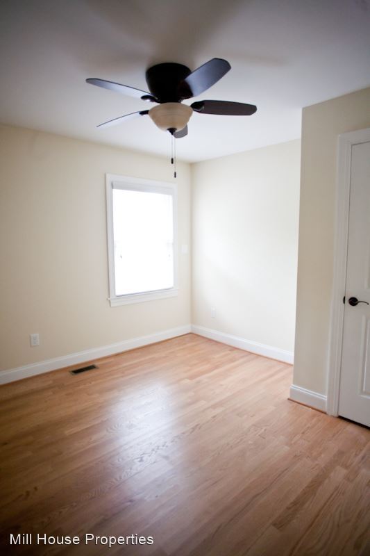 Building Photo - 3 br, 1 bath House - 111 Cameron Court Unit B