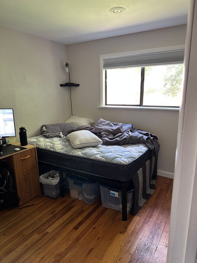 Building Photo - Newly Updated 4-Bedroom House just East of...