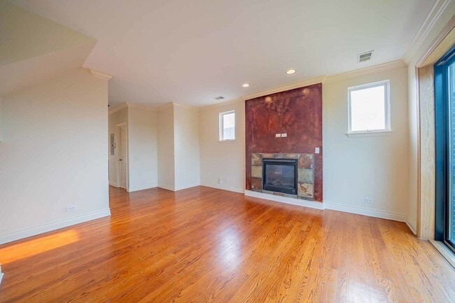 Building Photo - 3123 W Washington Blvd