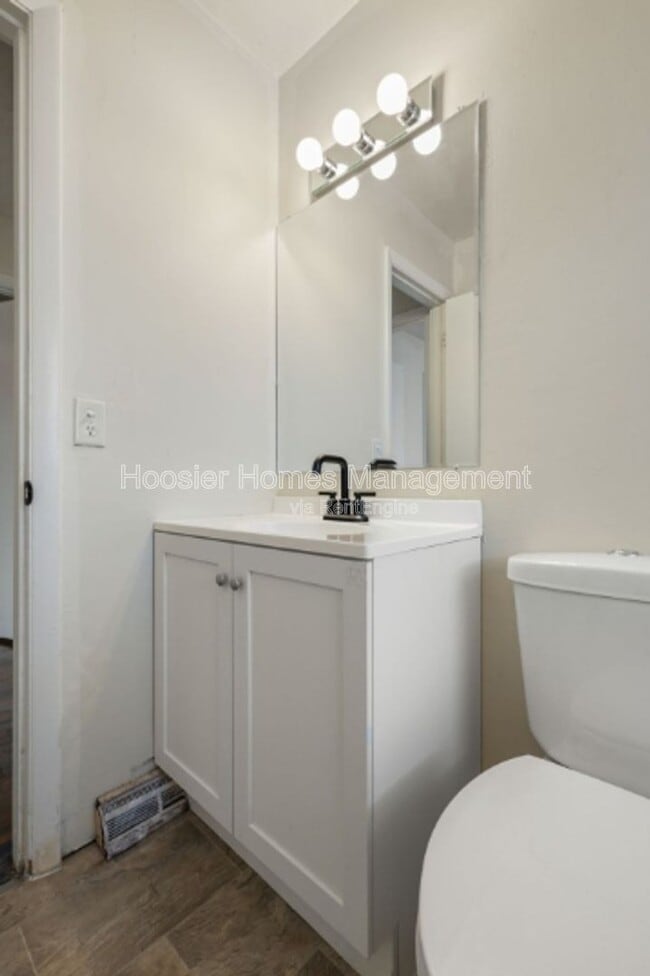 Building Photo - 3337 Houston St