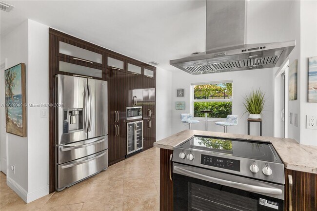 Building Photo - 4902 N Travelers Palm Ln