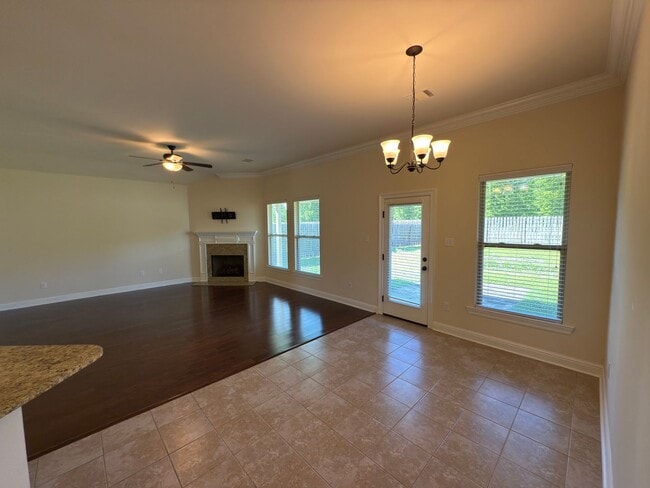 Building Photo - 3-Bedroom Home with Central AC, Gas Fireplace & Spacious Backyard