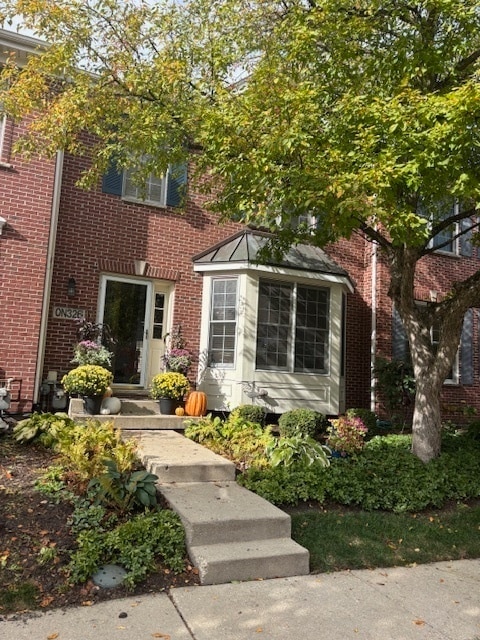 Primary Photo - 0N326 Baker Dr