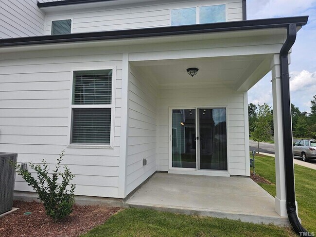 Building Photo - 1001 Heartstone Wy