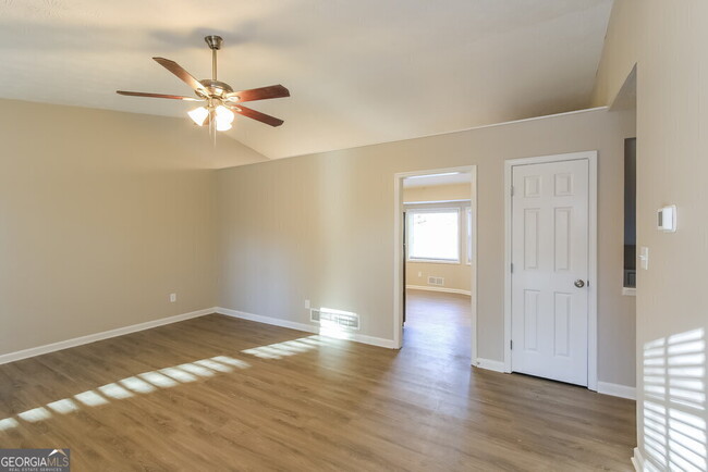 Building Photo - 3230 Revere Cir