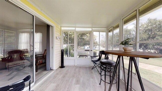 Building Photo - 1519 Hillcrest Dr