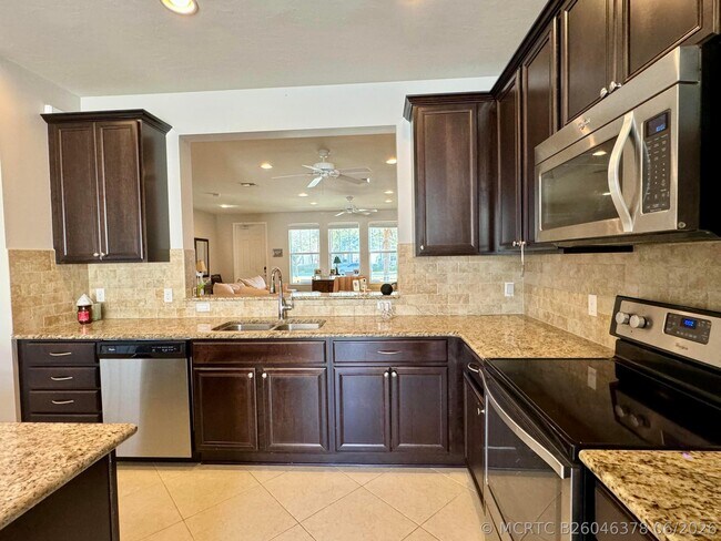 Building Photo - 2758 Avalon Way