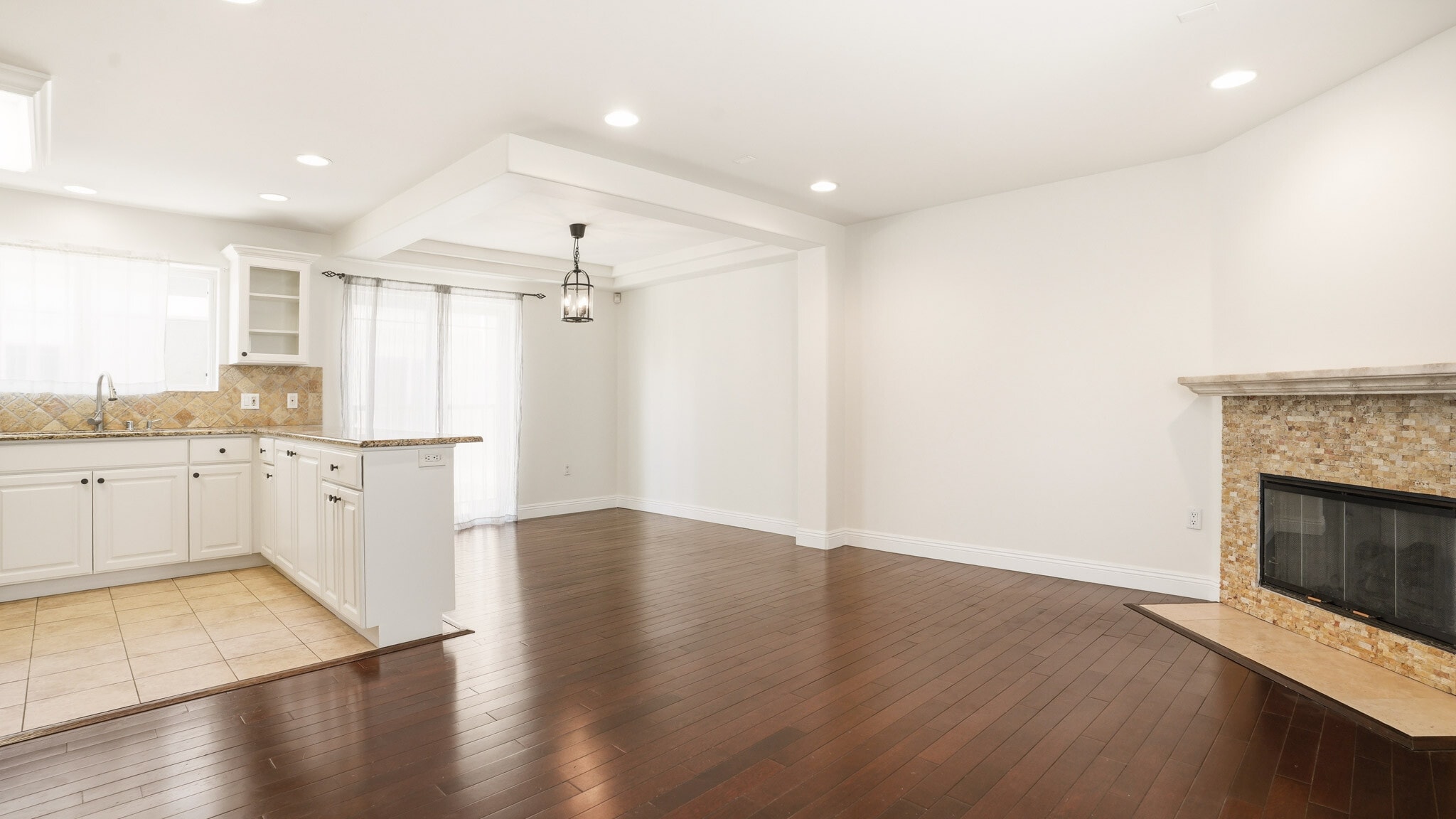 Building Photo - 10752 Hortense St