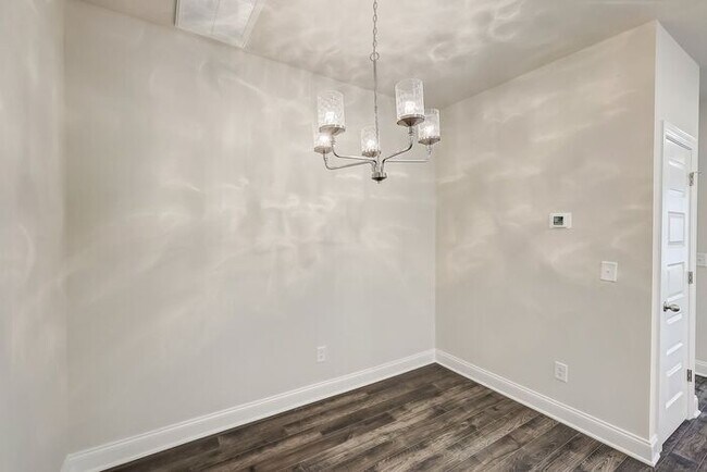 Building Photo - 1001 Lifford Ln