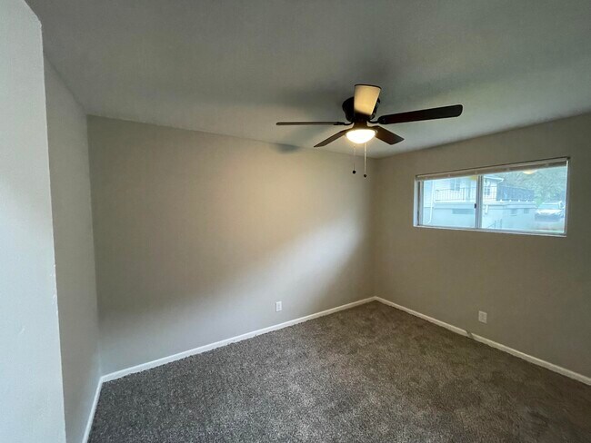 Building Photo - 636 N 31st St