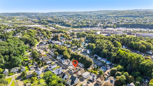 Building Photo - 121 N State St