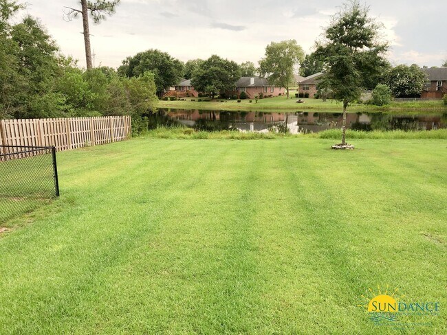 Building Photo - Stunning 4 Bedroom Custom Built Lake Front Home!