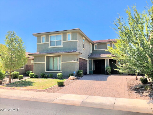 Building Photo - 2397 E Hazeltine Way