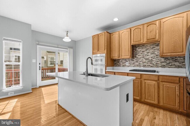 Building Photo - 6687 Roderick Loop