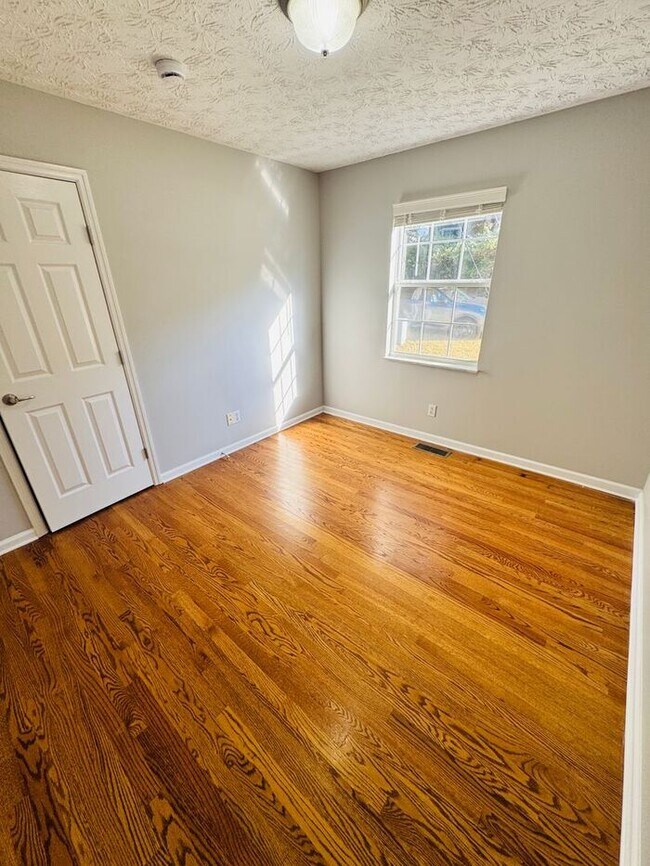 Building Photo - Split-Foyer Charm with Modern Upgrades in West Knox