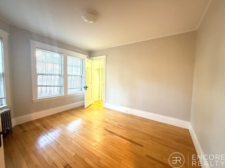 Primary Photo - 11 Story St