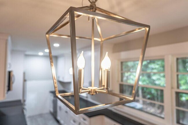 Building Photo - 440 W Maine Ave