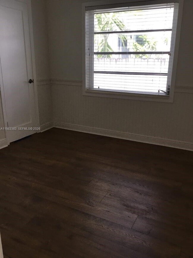 Building Photo - 8927 Hawthorne Ave