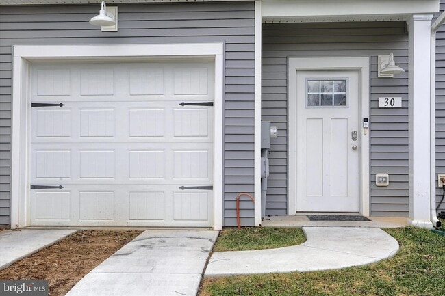 Building Photo - 30 Parkview Dr