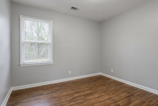 Building Photo - 50 Eddy Dr