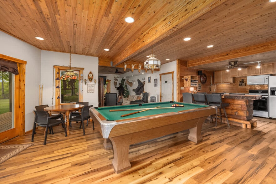 Building Photo - 5000 Gahan St NE