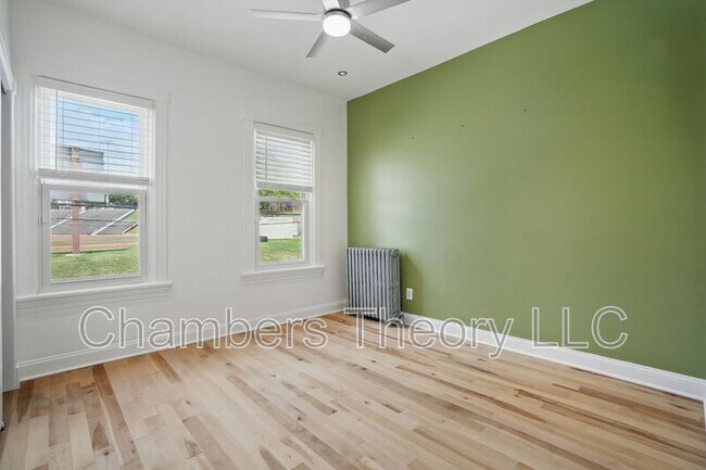 Building Photo - 136 R St NE