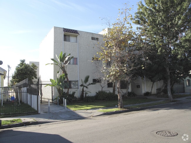 Primary Photo - 80th Street Apartments