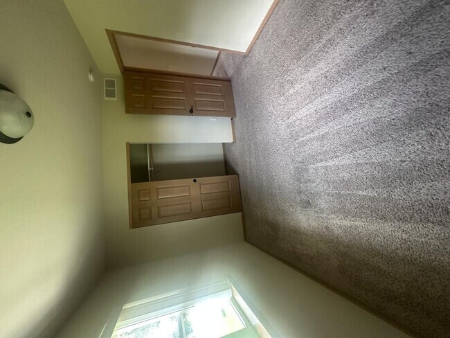Building Photo - 2519 Parkfield Dr