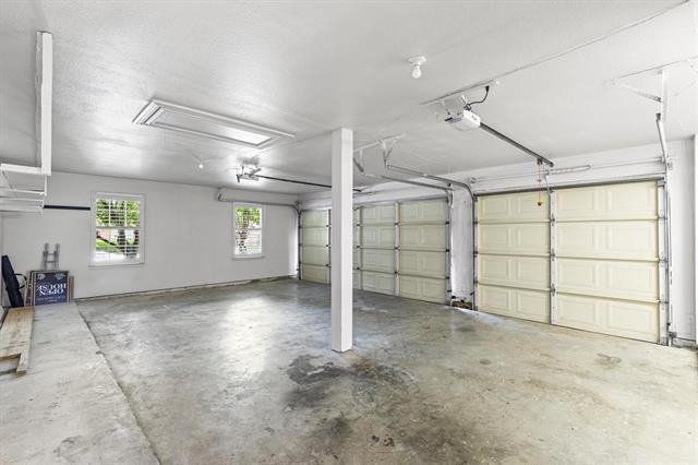 Building Photo - 821 High Willow Dr