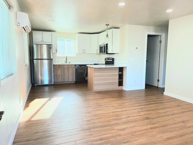Building Photo - 4745 Delridge Way SW