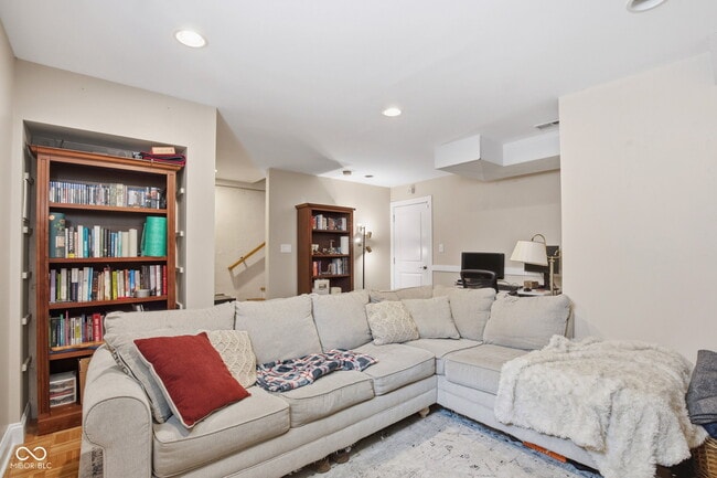 Building Photo - 228 E St Joseph St