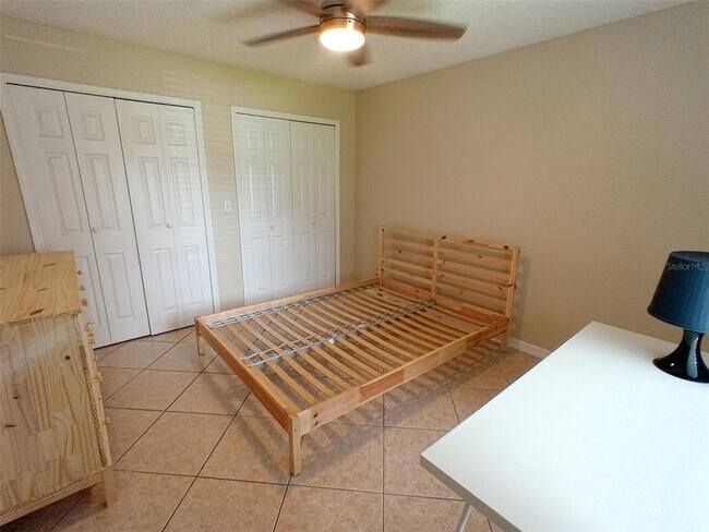 Building Photo - 2550 N Alafaya Trail