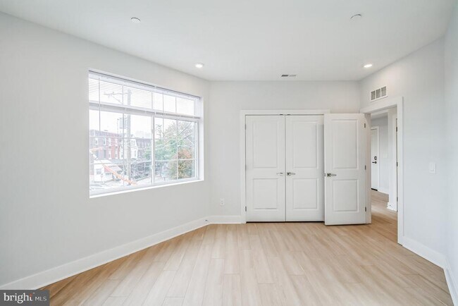 Primary Photo - 646 N 32nd St