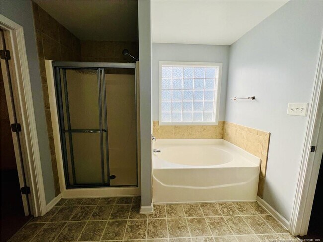 Building Photo - 641 Hogart St