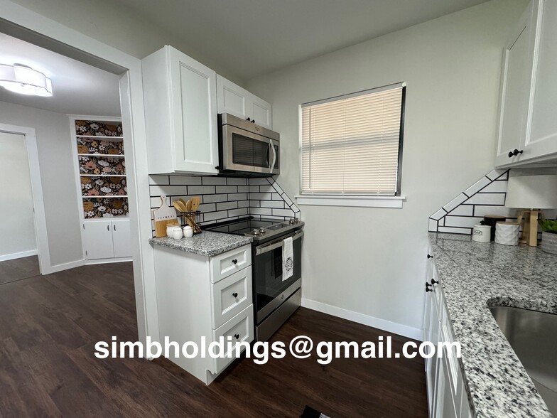 Building Photo - 2830 Colorado Ave